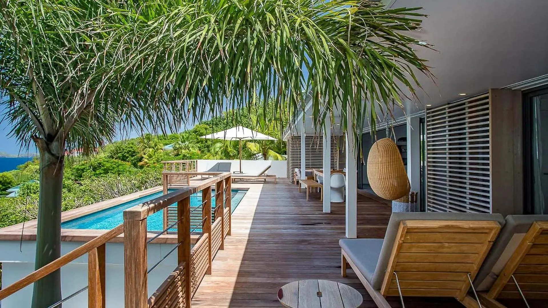 Four-Bedroom Sunset Villa with Infinity Pool Pointe Milou 0*,