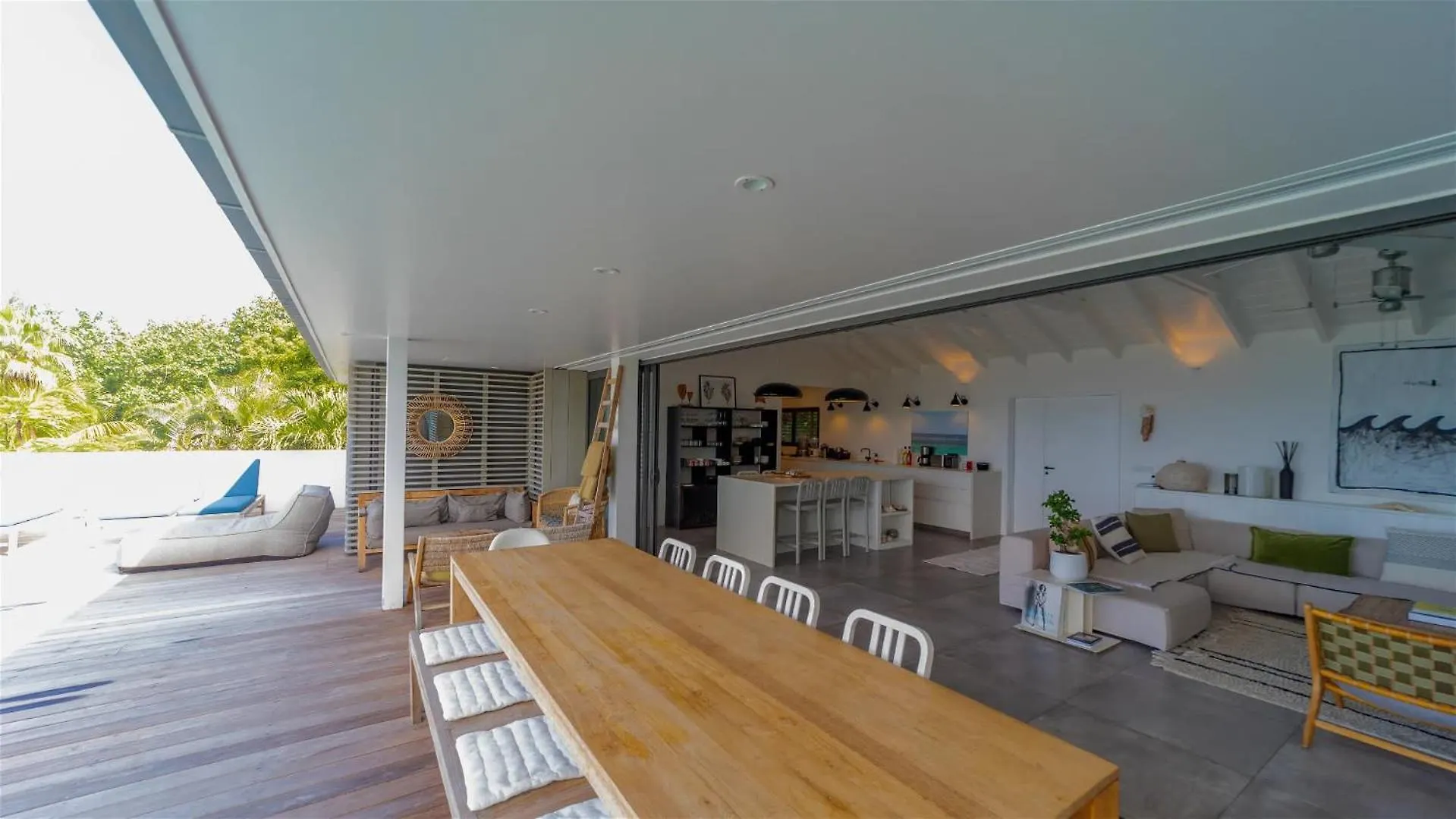 Four-Bedroom Sunset Villa with Infinity Pool Pointe Milou