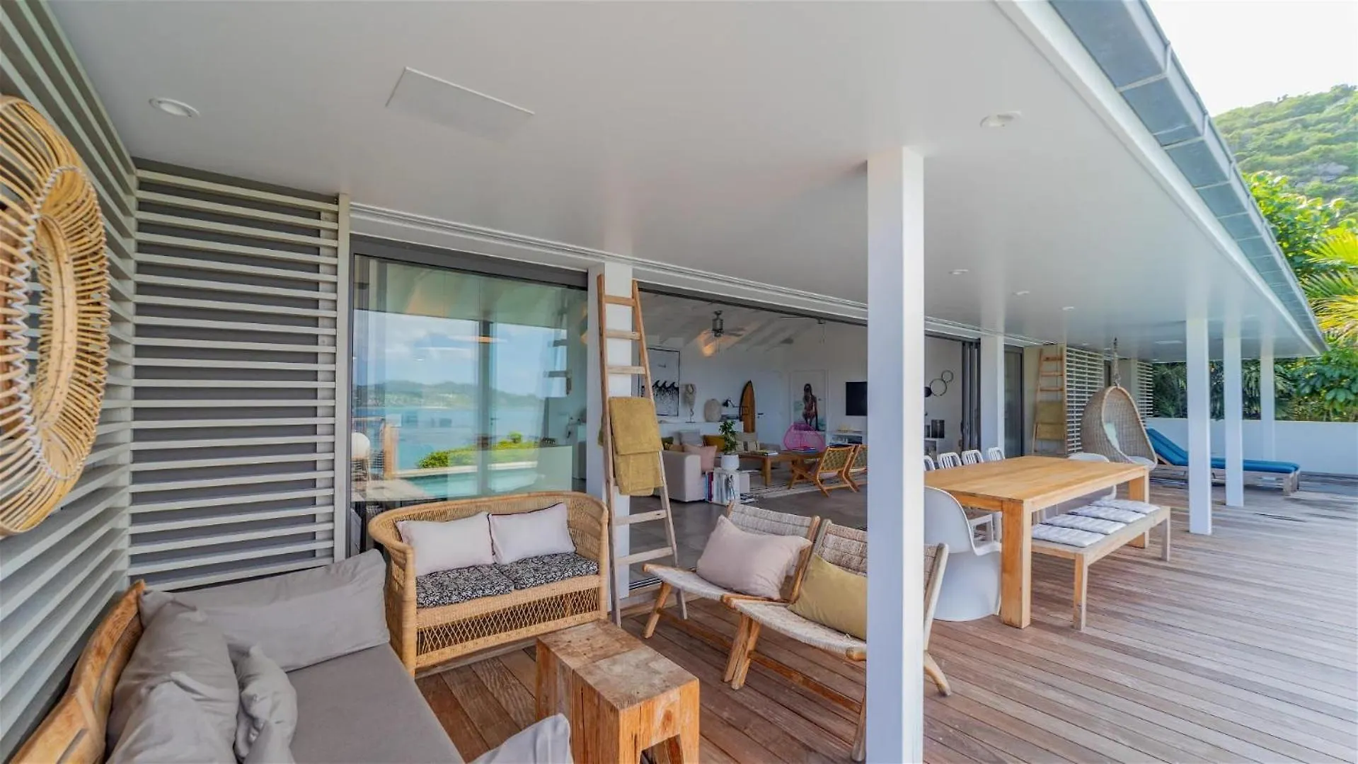 Four-Bedroom Sunset Villa with Infinity Pool Pointe Milou 0*,